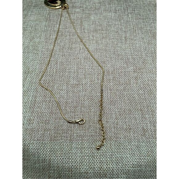 Vintage KC Signed Gold Tone Metal Enameled Oval Pendant Necklace - Picture 7 of 8